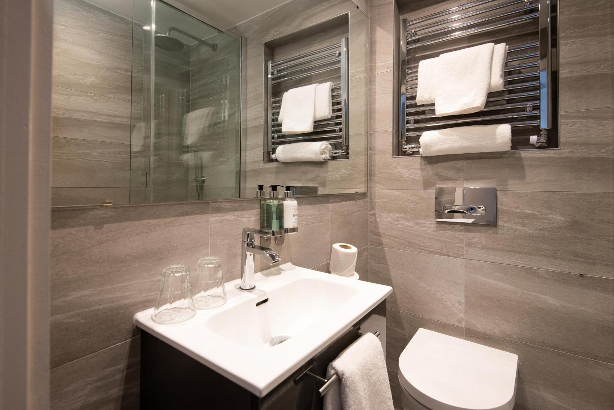 אמבלסייד Windermere Rooms At The Wateredge Inn מראה חיצוני תמונה