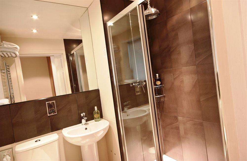 אמבלסייד Windermere Rooms At The Wateredge Inn מראה חיצוני תמונה